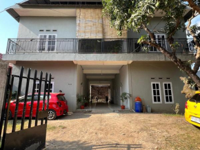 OYO 93137 Kost Maharaja Near Maros